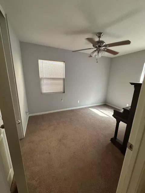 Bedroom - 15786 El Centro St, Hesperia, CA 92345 photo 1 of 3