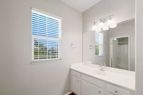 Bath - 49451 Biery St, Indio, CA 92201 photo 4 of 5