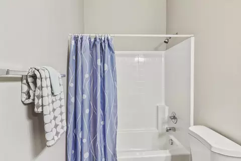 Bath - 49451 Biery St, Indio, CA 92201 photo 3 of 5