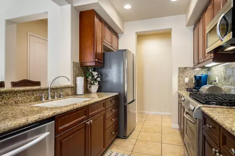 Kitchen - 48643 Legacy Dr, La Quinta, CA 92253 photo 3 of 4