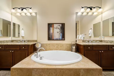 Bath - 48643 Legacy Dr, La Quinta, CA 92253 photo 1 of 6