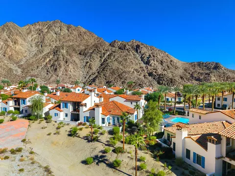 View/Area - 48643 Legacy Dr, La Quinta, CA 92253 photo 4 of 12