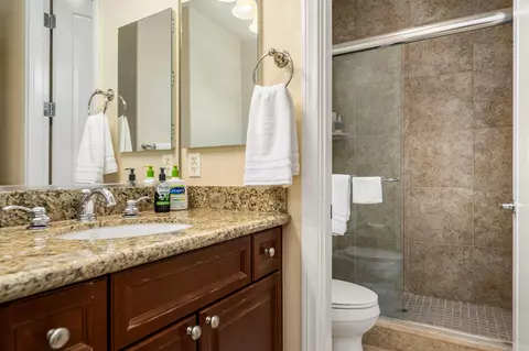 Bath - 48643 Legacy Dr, La Quinta, CA 92253 photo 4 of 6