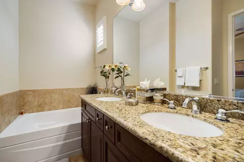 Bath - 48643 Legacy Dr, La Quinta, CA 92253 photo 3 of 6