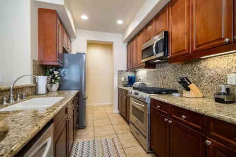 Kitchen - 48643 Legacy Dr, La Quinta, CA 92253 photo 2 of 4