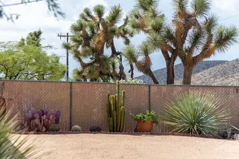 Exterior - 8395 Emerson Ave, Yucca Valley, CA 92284 photo 7 of 11