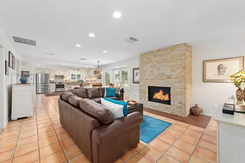 Living - 8395 Emerson Ave, Yucca Valley, CA 92284 photo 5 of 5