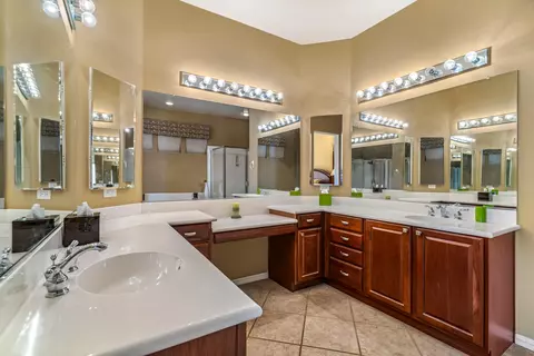 Bath - 80607 Prestwick Pl, Indio, CA 92201 photo 2 of 8