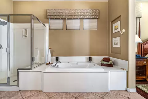 Bath - 80607 Prestwick Pl, Indio, CA 92201 photo 4 of 8
