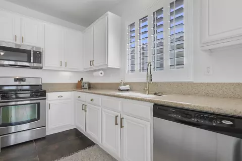 Kitchen - 82515 Grant Dr, Indio, CA 92201 photo 2 of 3