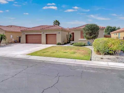 42073 Hideaway St, Indio, CA 92203 photo 3