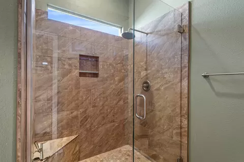 Bath - 44327 Royal Lytham Dr, Indio, CA 92201 photo 2 of 4