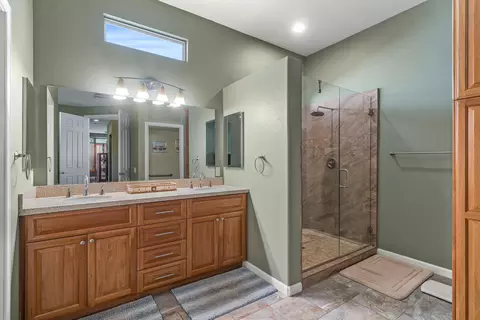 Bath - 44327 Royal Lytham Dr, Indio, CA 92201 photo 1 of 4