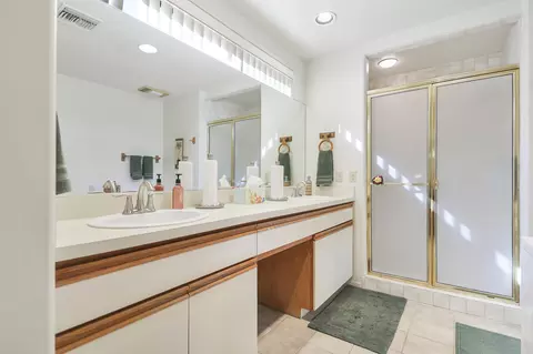 Bath - 79170 Starlight Ln, Bermuda Dunes, CA 92203 photo 2 of 4