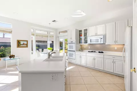 Kitchen - 80729 Braemar Ct, Indio, CA 92201 photo 4 of 6