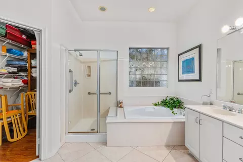 Bath - 80729 Braemar Ct, Indio, CA 92201 photo 2 of 4