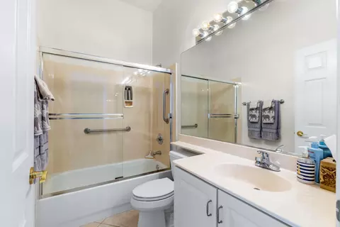 Bath - 80729 Braemar Ct, Indio, CA 92201 photo 4 of 4