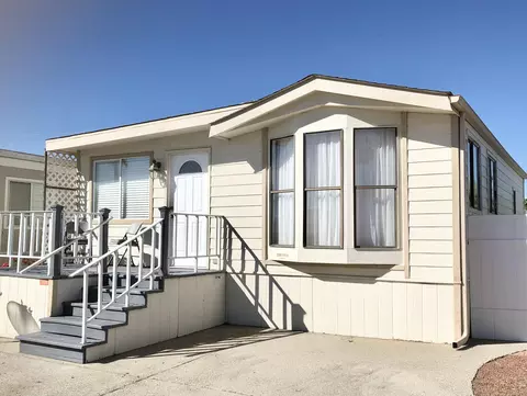 74711 Dillon Rd #SPC 996, Desert Hot Springs, CA 92241