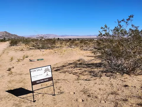 565 N Inez Ave, Landers, CA 92285