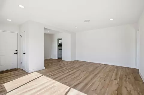 Living - 82624 Kenner Ave, Indio, CA 92201 photo 2 of 4