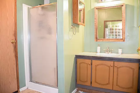 Bath - 12862 Centurian St, Cabazon, CA 92230 photo 2 of 3