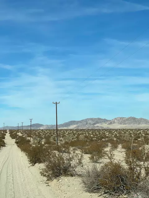 6113311600 Canyon Rd, Twentynine Palms, CA 92277