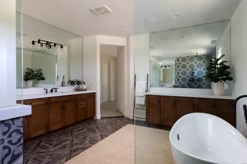Bath - 79665 Avenue 38, Indio, CA 92203 photo 3 of 9