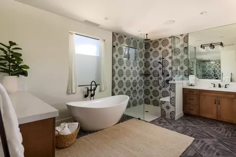 Bath - 79665 Avenue 38, Indio, CA 92203 photo 1 of 9
