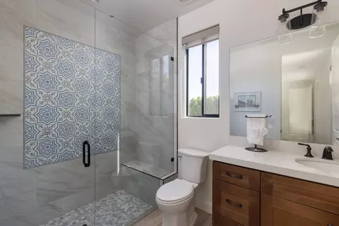 Bath - 79665 Avenue 38, Indio, CA 92203 photo 8 of 9