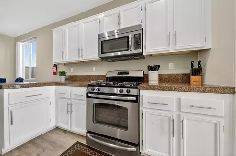 Kitchen - 80741 Desert Spur Dr, Indio, CA 92201 photo 2 of 4