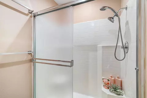 Bath - 42872 Scirocco Rd, Palm Desert, CA 92211 photo 3 of 3