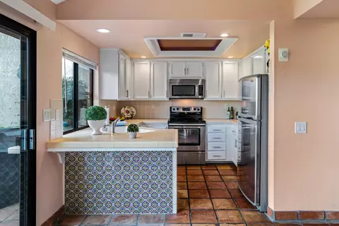 Kitchen - 42872 Scirocco Rd, Palm Desert, CA 92211 photo 1 of 3