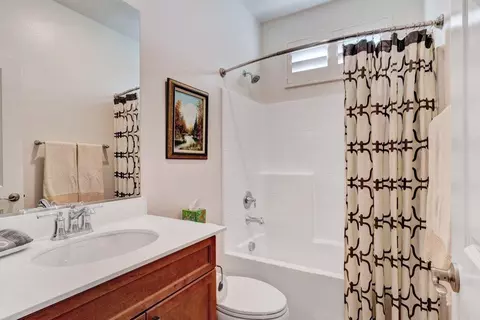 Bath - 85647 Veneto Ln, Indio, CA 92203 photo 3 of 4