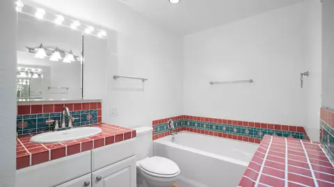 Bath - 7390 Camarilla Ave, Yucca Valley, CA 92284 photo 2 of 3