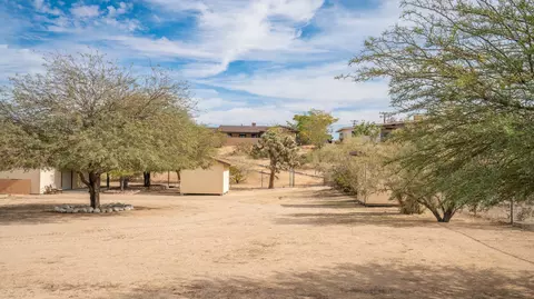 Exterior - 7390 Camarilla Ave, Yucca Valley, CA 92284 photo 15 of 20