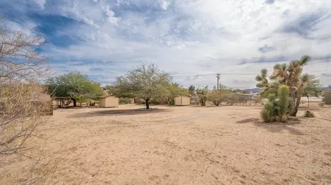 Exterior - 7390 Camarilla Ave, Yucca Valley, CA 92284 photo 16 of 20