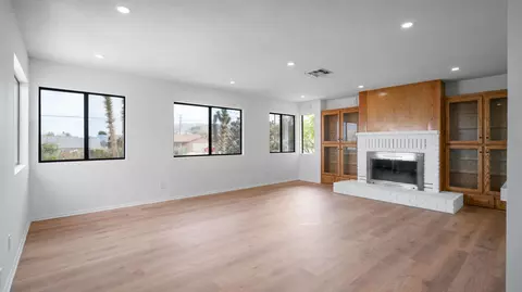 Living - 7390 Camarilla Ave, Yucca Valley, CA 92284 photo 2 of 3