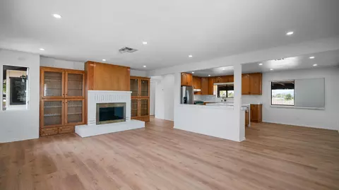Living - 7390 Camarilla Ave, Yucca Valley, CA 92284 photo 3 of 3