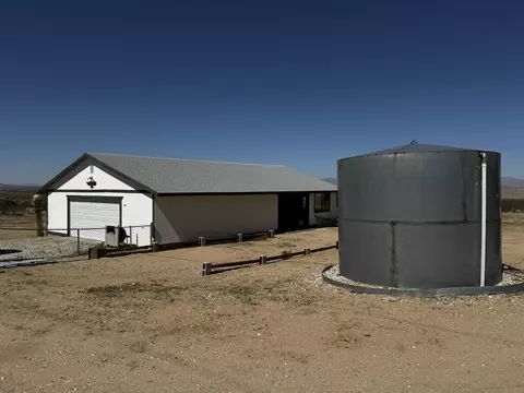 Exterior - 50928 Bell Rd, Johnson Valley, CA 92285 photo 3 of 5