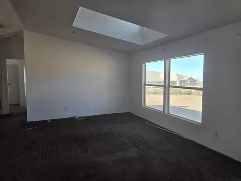 Living - 9572 Smith Rd, Phelan, CA 92371 photo 2 of 3