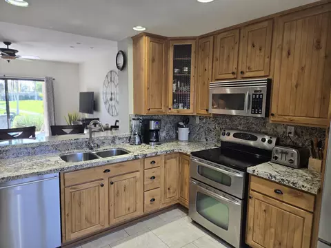 67619 N Portales Dr, Cathedral City, CA 92234