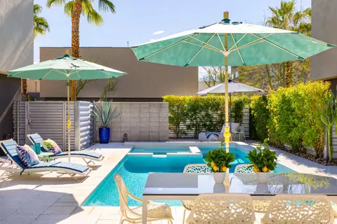 1056 Dane Dr, Palm Springs, CA 92262