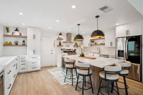 6253 N Paseo De La Palma, Palm Springs, CA 92264
