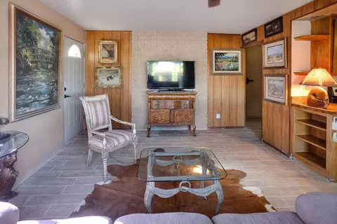 Living - 5134 Mormon Ave, Yucca Valley, CA 92284 photo 3 of 4