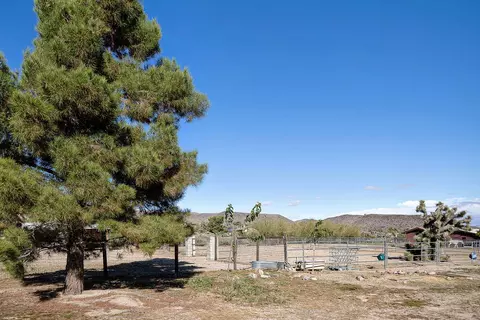 Exterior - 5134 Mormon Ave, Yucca Valley, CA 92284 photo 12 of 14