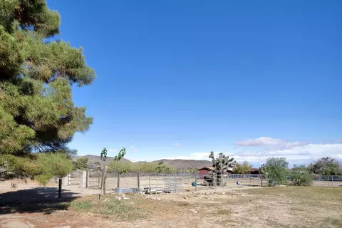 Exterior - 5134 Mormon Ave, Yucca Valley, CA 92284 photo 6 of 14