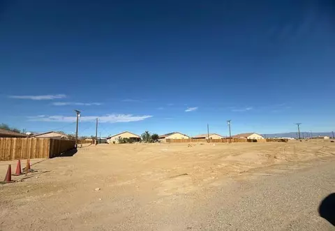 1300 Saundra Ave, Thermal, CA 92274
