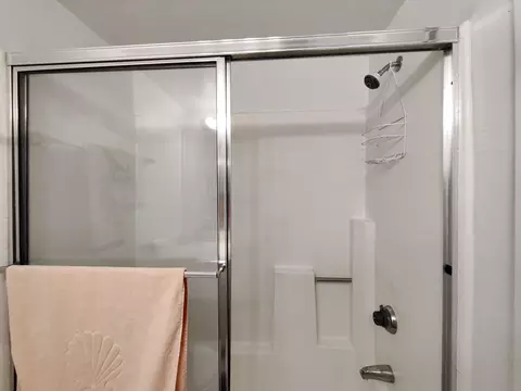 Bath - 49211 Douglas St, Indio, CA 92201 photo 2 of 4