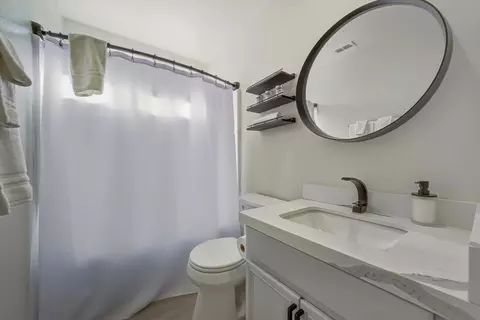 Bath - 47666 Margarita St, Indio, CA 92201 photo 3 of 3