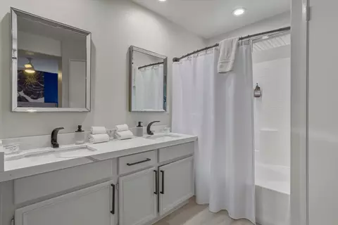 Bath - 47666 Margarita St, Indio, CA 92201 photo 2 of 3